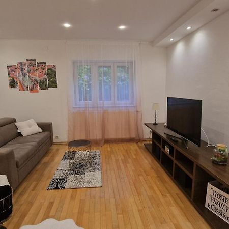 Apartman Roses Zagreb Bagian luar foto