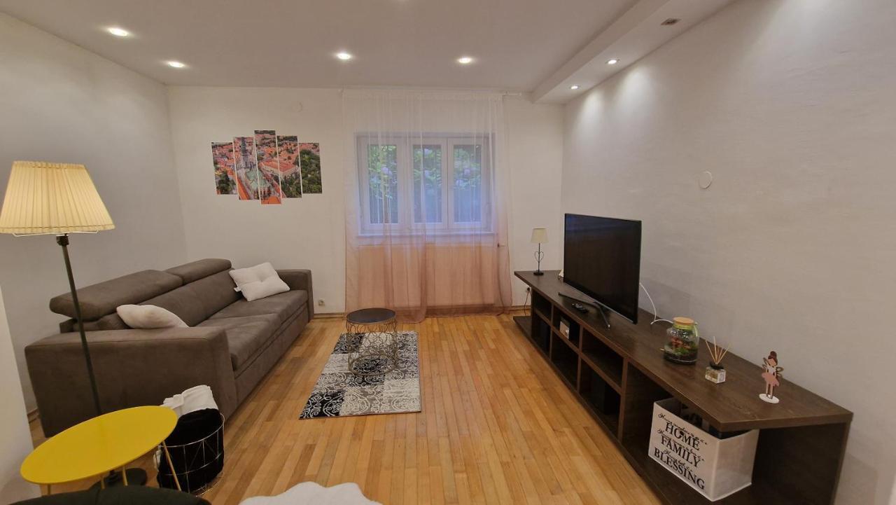 Apartman Roses Zagreb Bagian luar foto